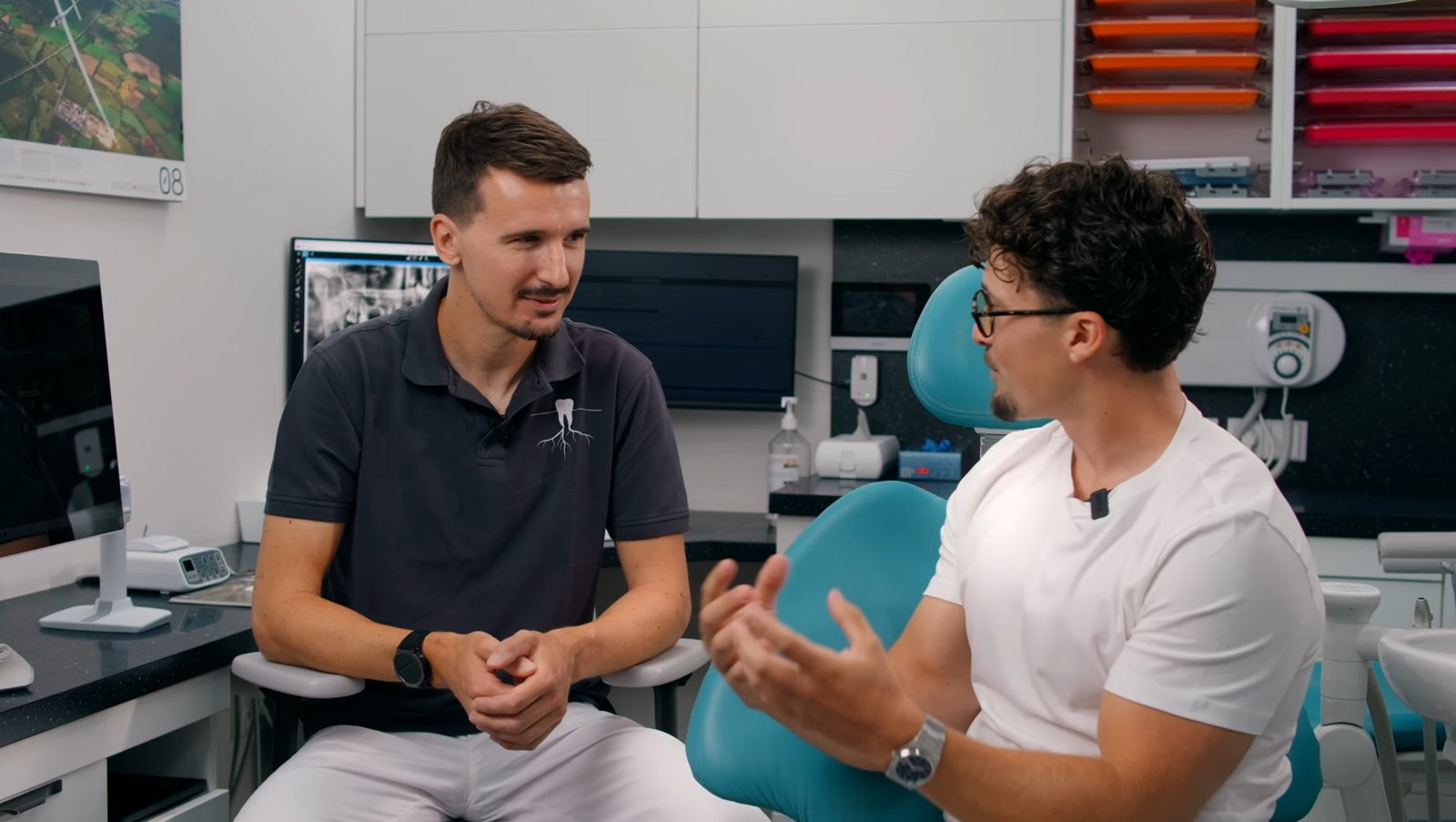 Samuel Peška a MDDr. Martin Piskáček v ordinaci